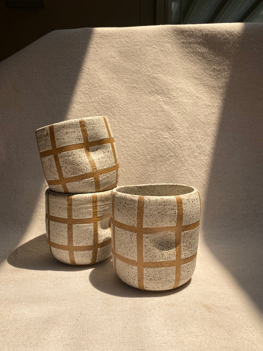 DOUBLE PINCH - WHITE GRID